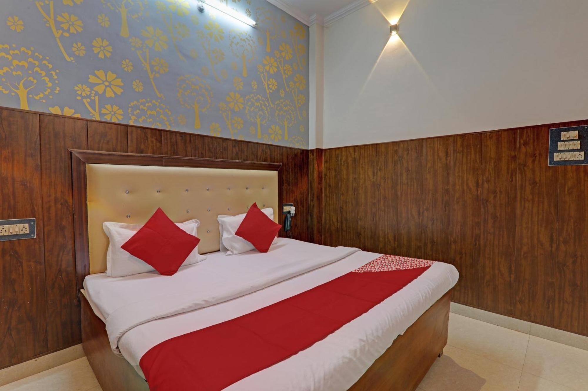 Hotel O Cz Inn Лакнау Екстериор снимка
